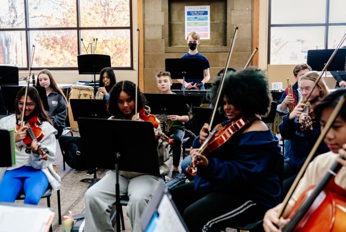 MacPhail Northside Youth Orchestra students rehearse